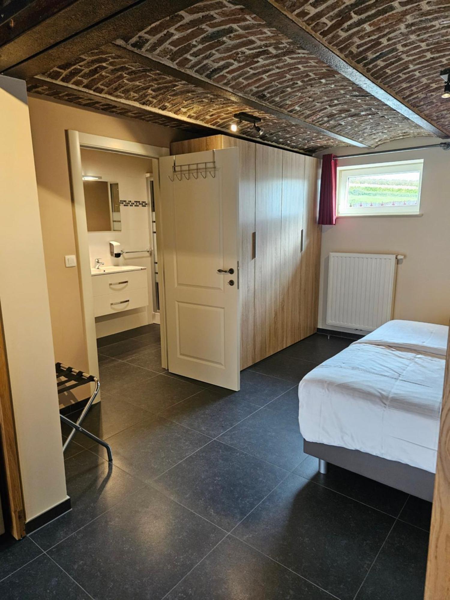 Hoeve De Brieser Bed & Breakfast Heers